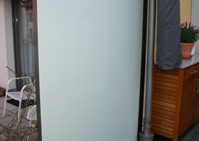 Rückwände mit lackiertes und bedrucktes und beleuchtetes Glas