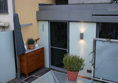 Rückwände mit lackiertes und bedrucktes und beleuchtetes Glas